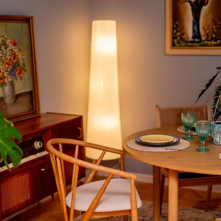 Vera With Free Parking דירה *