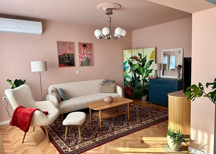 Vera With Free Parking